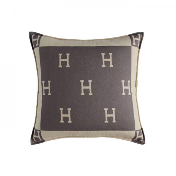 Top Quality H Design Pillows in Jacquard Woven Wool Cushion