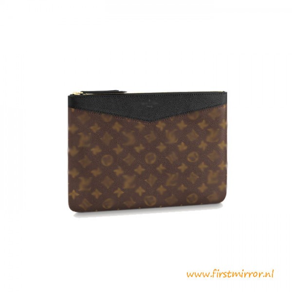 Top Quality Daily Pouch Monogram Canvas