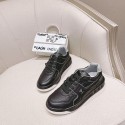 Top Quality Lace-up Sneakers Features Rockstud